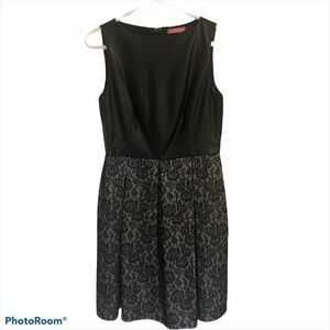 Isaac Mizrahi sleeveless Black faux leather and lace dress size 8